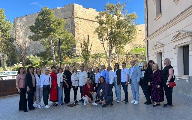 Спільне фото з учасниками проєкту Erasmus + KA2 LECTURE